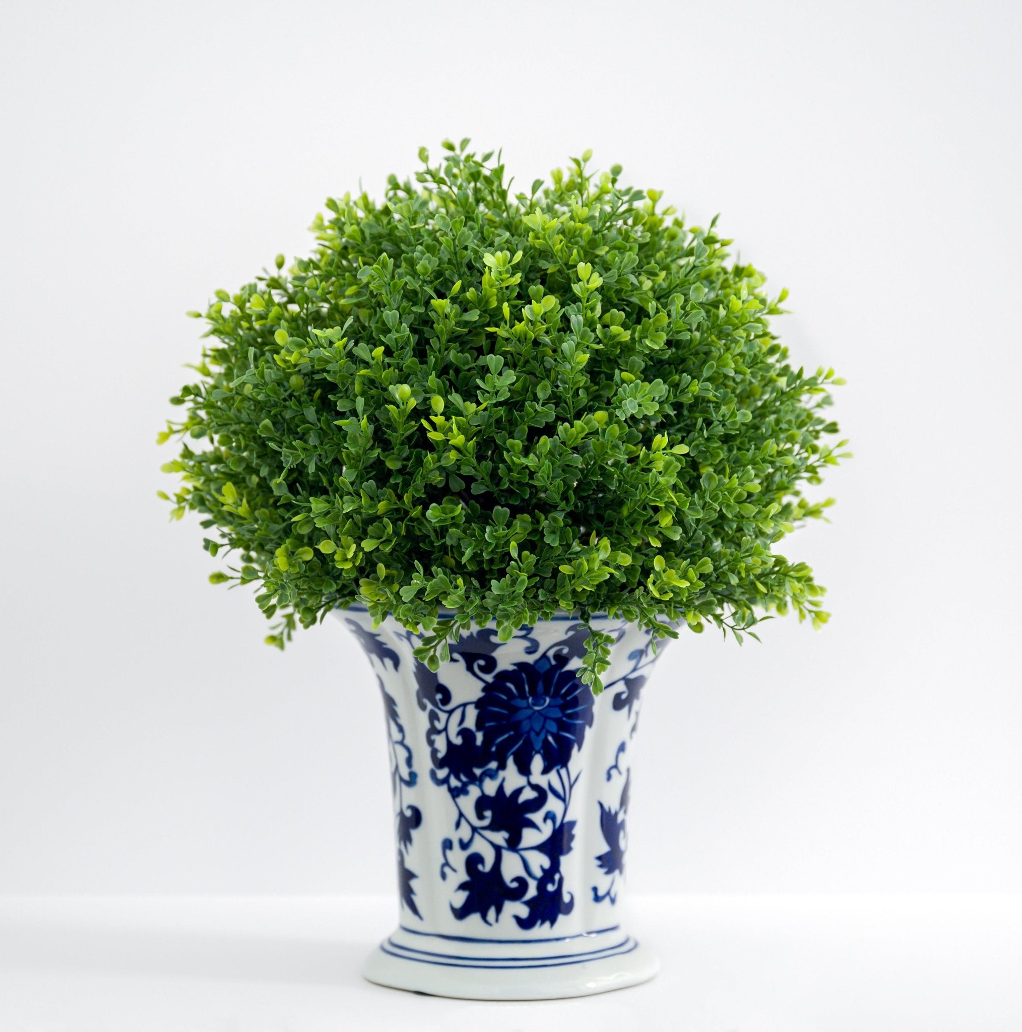 Tree Form Boxwood Sphere Topiary Sphere Boxwood UV Resistant with Stake – Celestial Lights